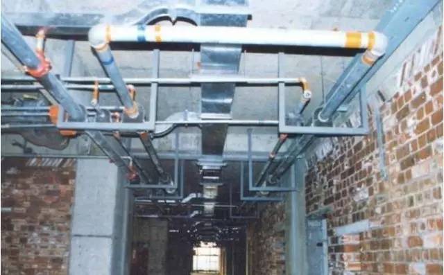 建筑机电安装工程中管线交叉排布的避让原则与协调策略